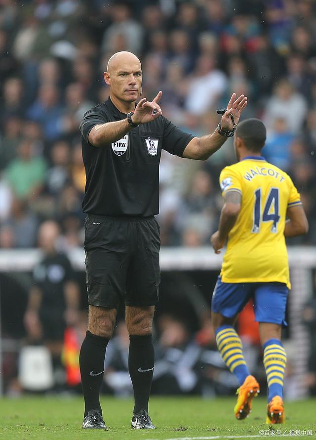 关于足球裁判团队扩大规模，裁判员素质提升备受关注的信息